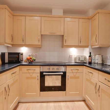 Cosy Hub Apartment Whitby Bagian luar foto