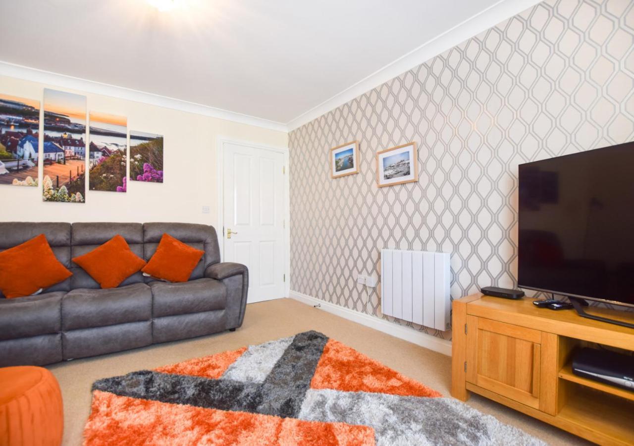 Cosy Hub Apartment Whitby Bagian luar foto